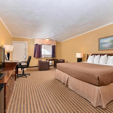 Executive Plus Inn And Suites Elk City Exterior foto