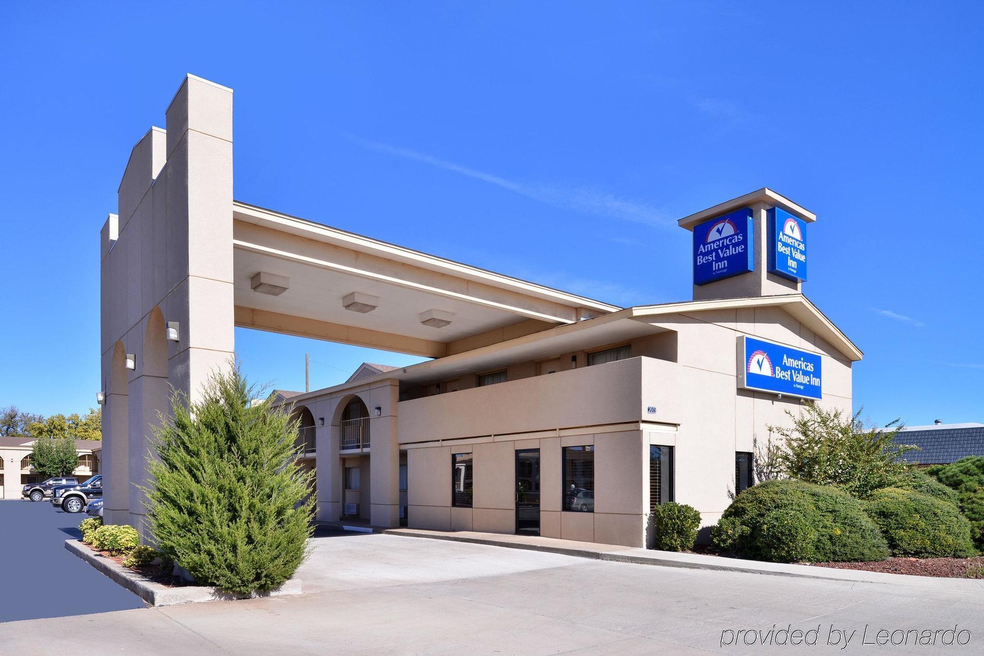 Executive Plus Inn And Suites Elk City Exterior foto