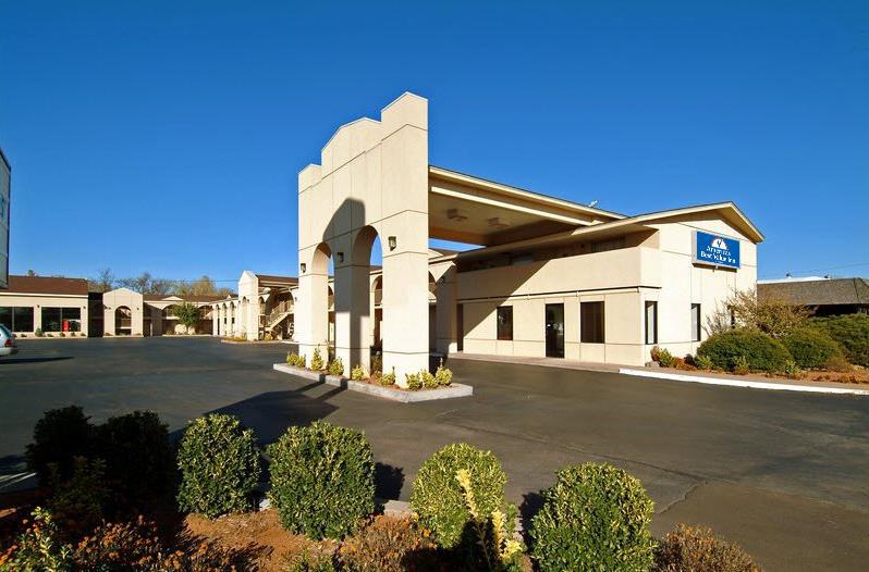 Executive Plus Inn And Suites Elk City Exterior foto
