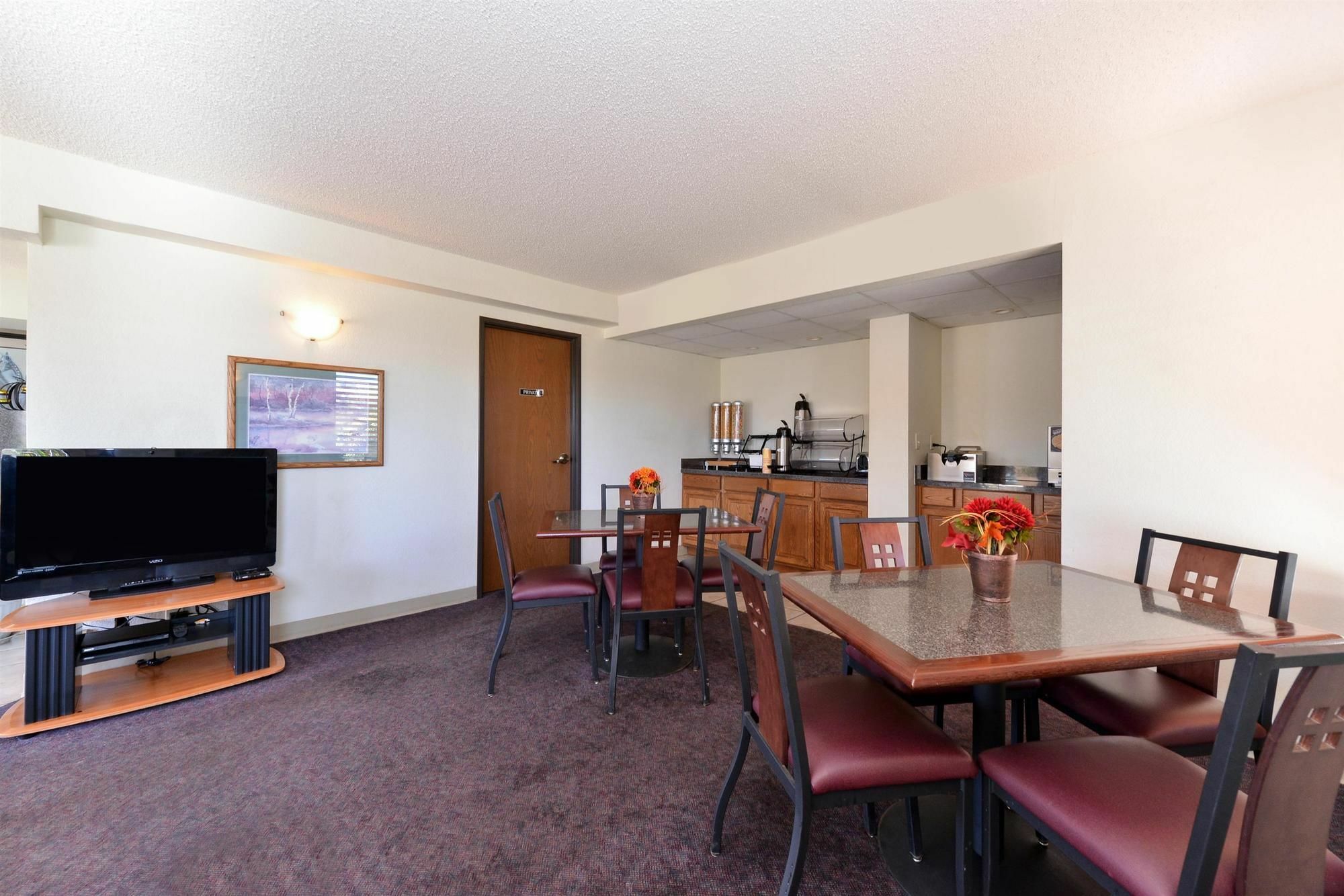 Executive Plus Inn And Suites Elk City Exterior foto